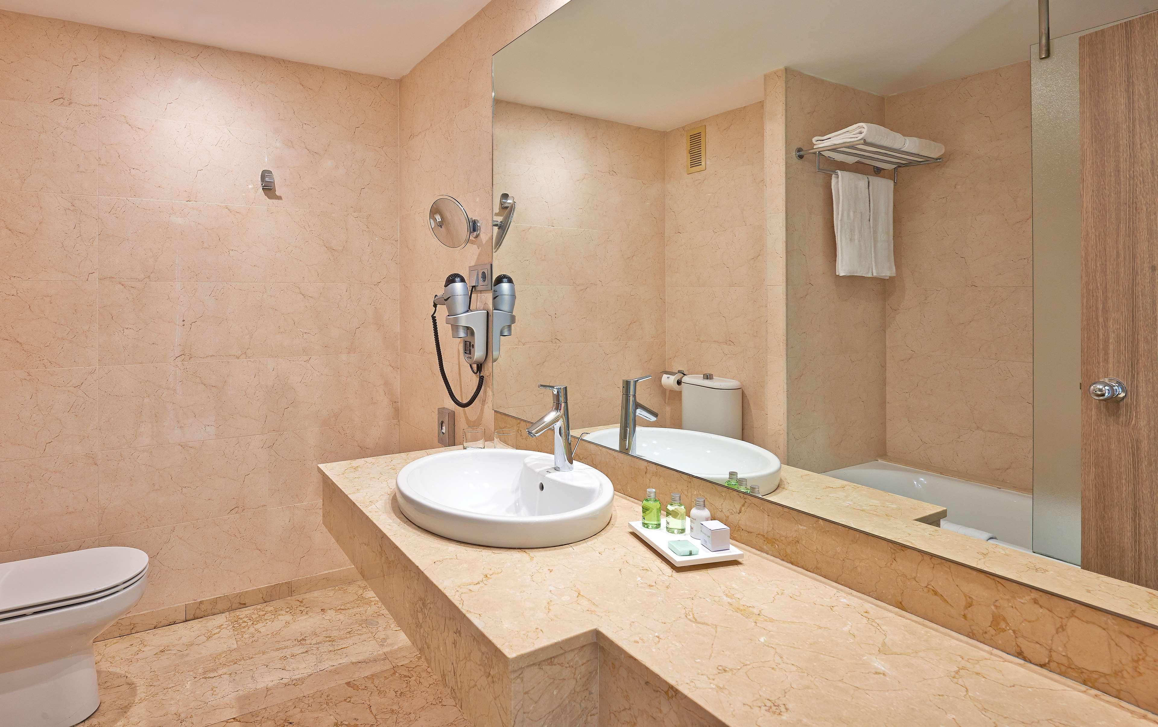 Nh Ciudad De Zaragoza Hotel Екстериор снимка