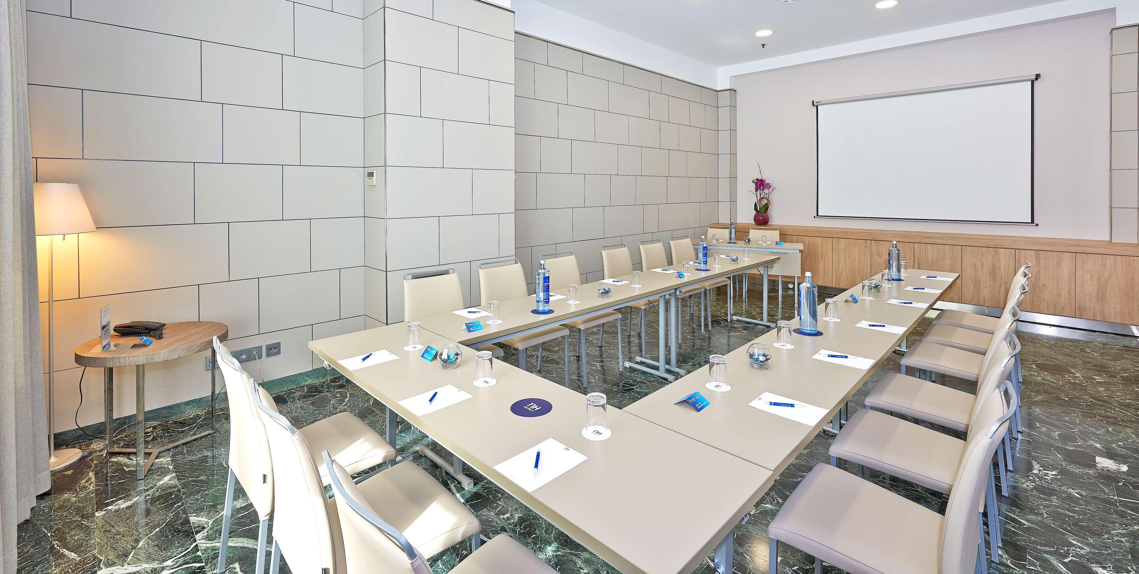 Nh Ciudad De Zaragoza Hotel Екстериор снимка