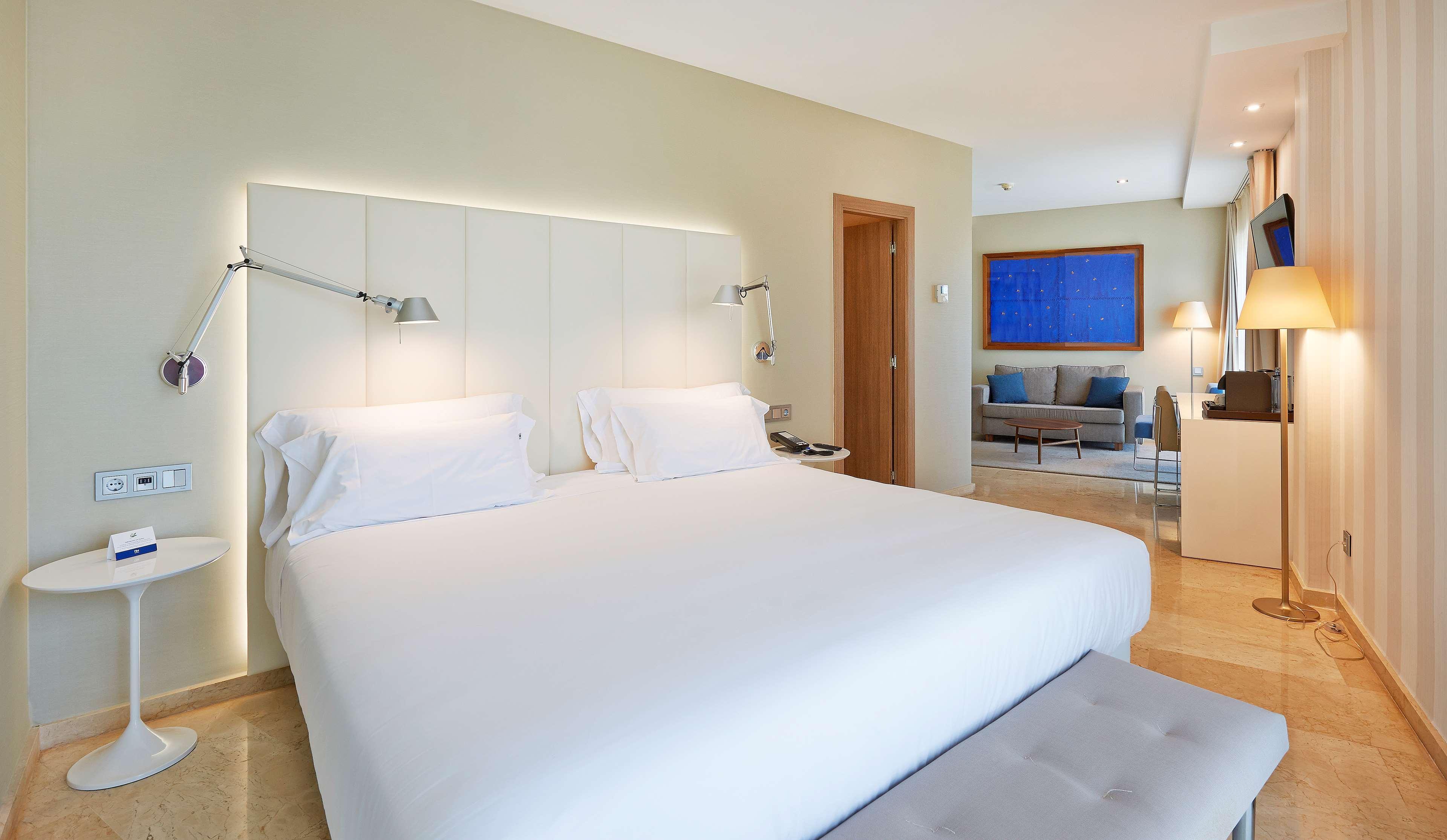 Nh Ciudad De Zaragoza Hotel Екстериор снимка
