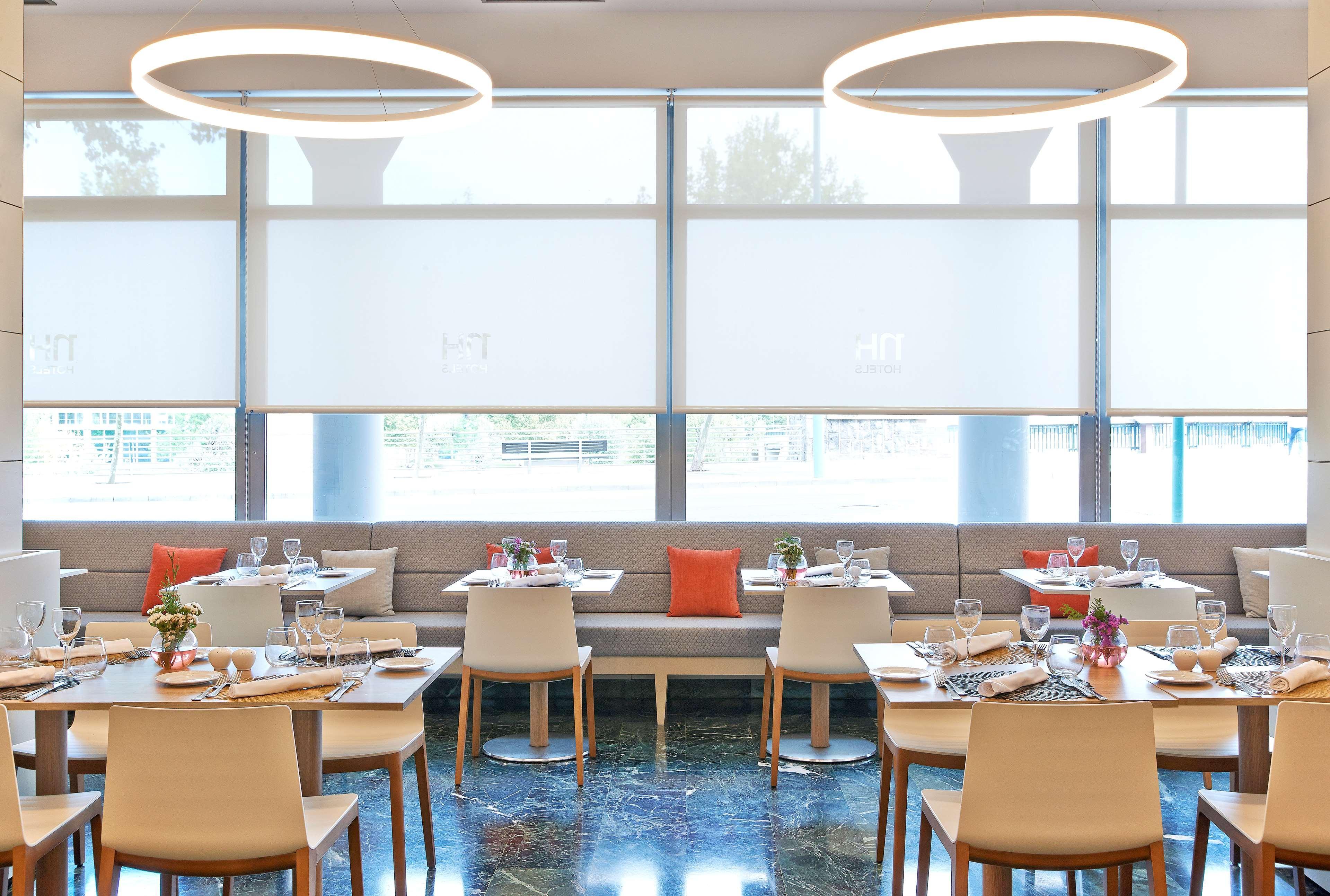Nh Ciudad De Zaragoza Hotel Екстериор снимка