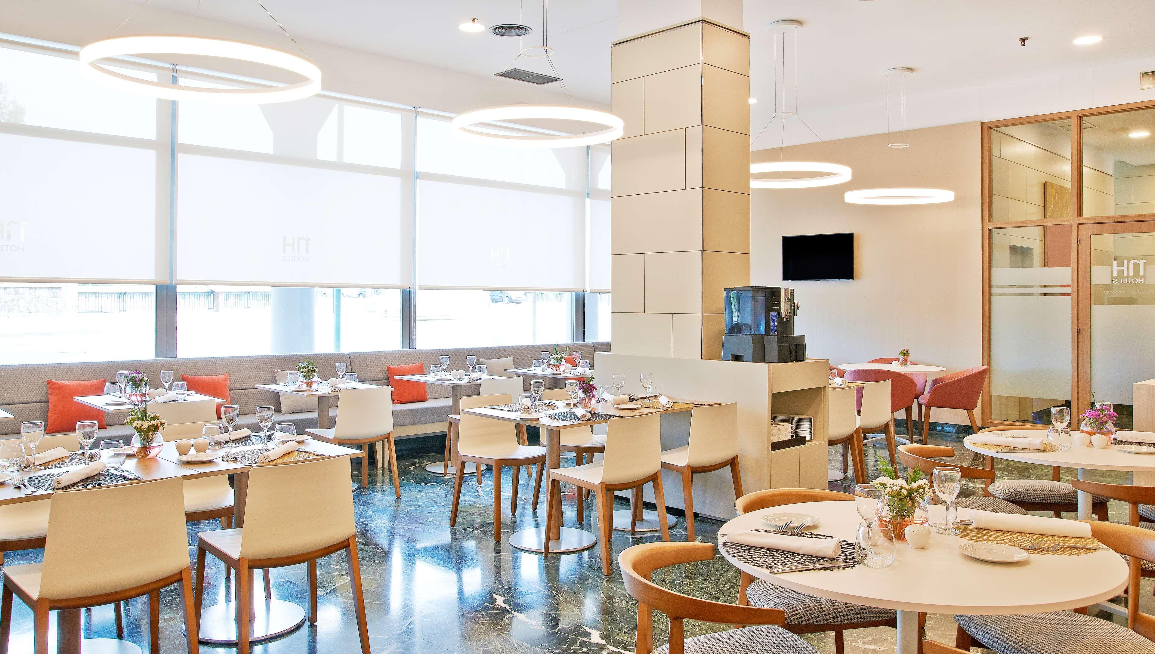 Nh Ciudad De Zaragoza Hotel Екстериор снимка