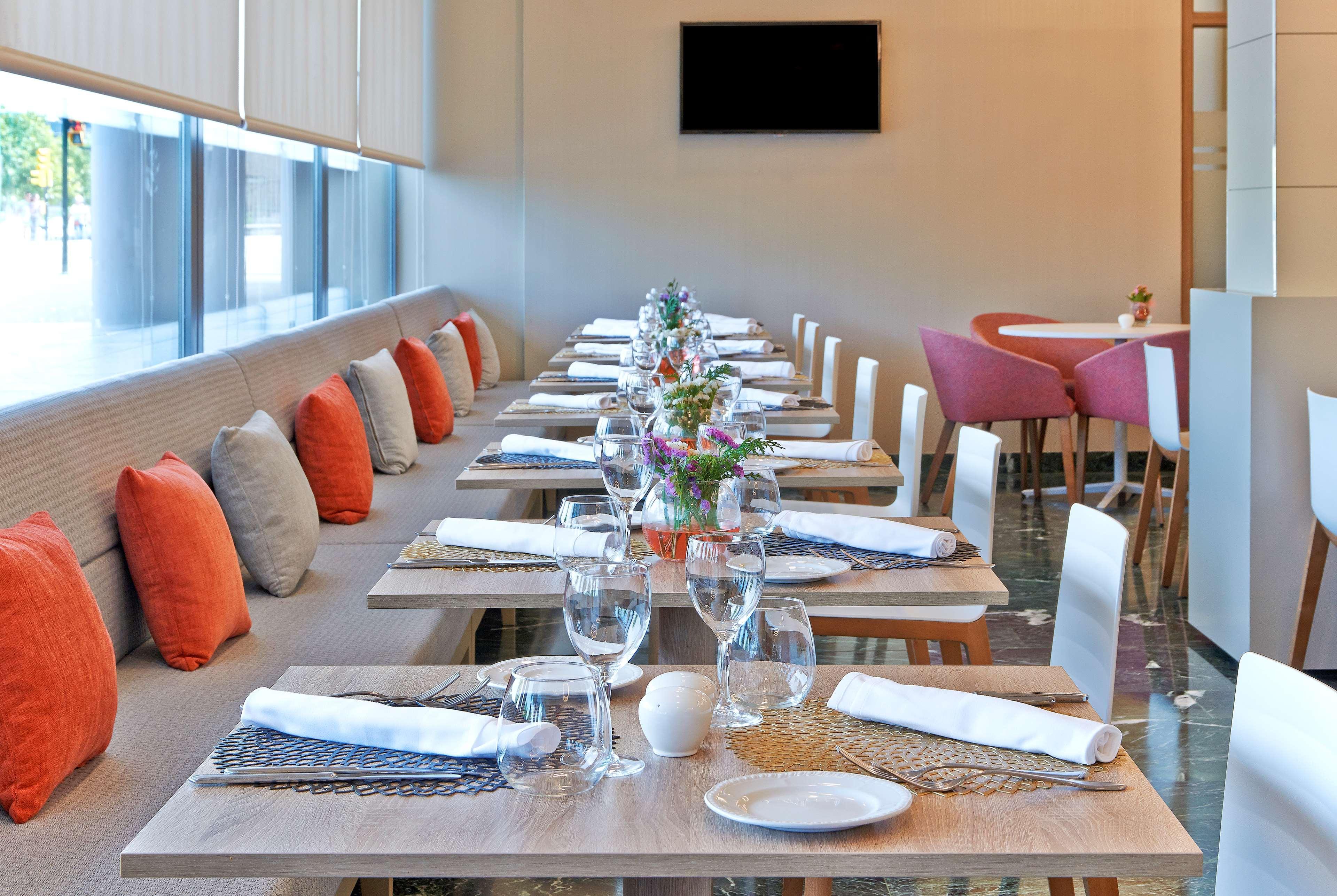 Nh Ciudad De Zaragoza Hotel Екстериор снимка