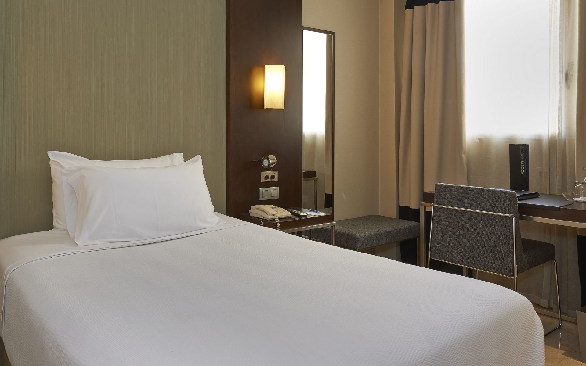 Nh Ciudad De Zaragoza Hotel Екстериор снимка
