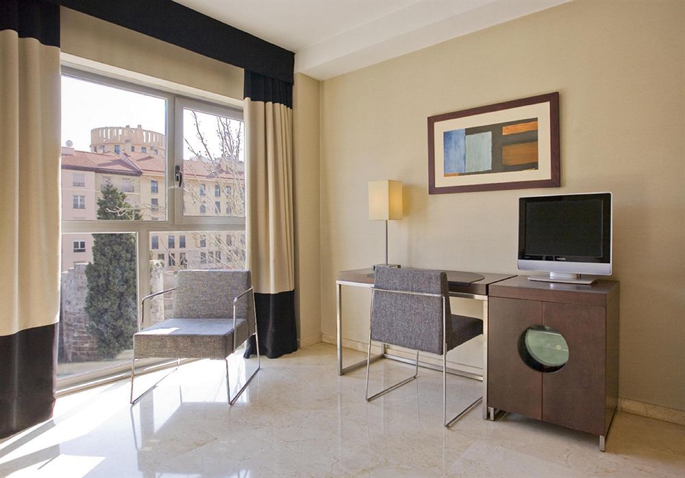 Nh Ciudad De Zaragoza Hotel Екстериор снимка